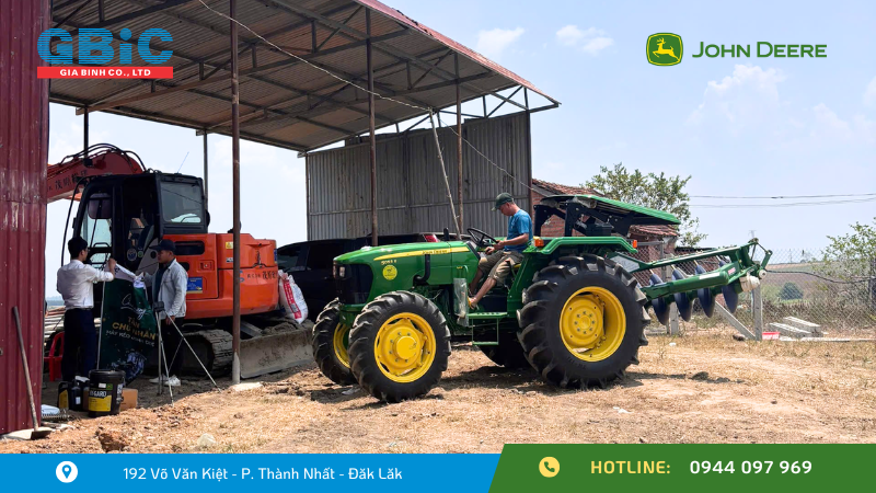 Máy nông nghiệp John Deer tại GBiC