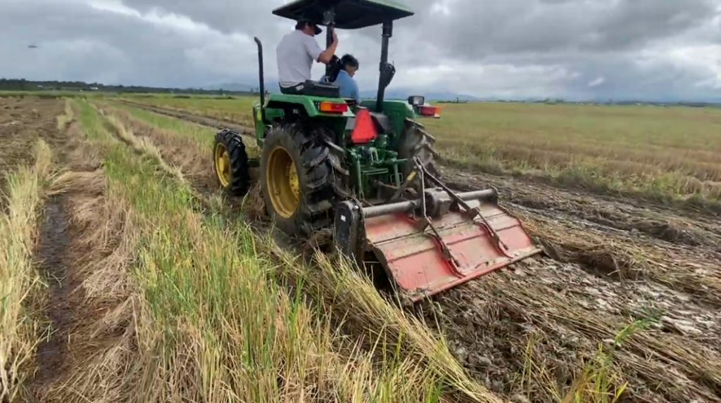 Dàn xới Greenland trên những cánh đồng khu vực Tây Nguyên