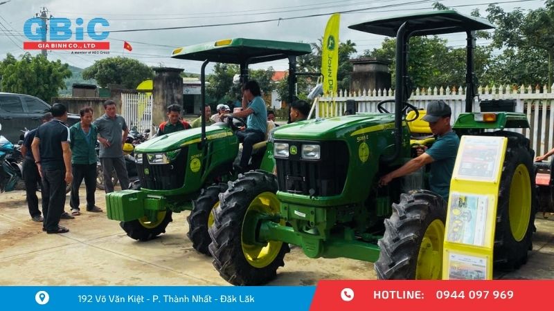 "THỦ PHỦ" CỦA MÁY KÉO JOHN DEERE TẠI TÂY NGUYÊN