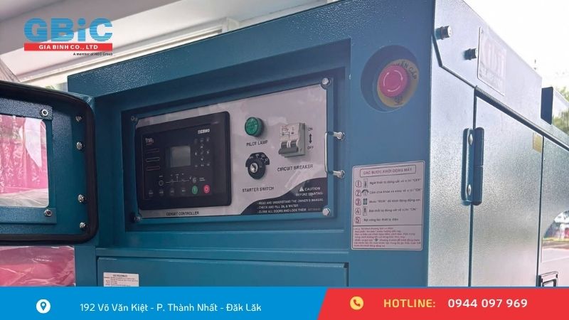 Máy phát điện Kibii EX15KLE được thiết kế với vỏ giảm âm chuyên dụng, phù hợp với nhu cầu sử dụng tại những địa điểm cần quan tâm đến tiếng ồn.