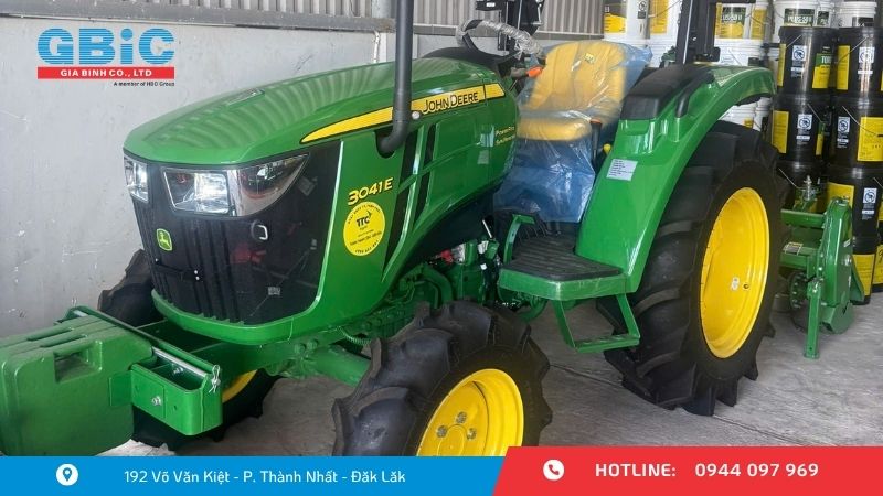 Máy kéo John Deere 3041E có gì đáng chú ý?